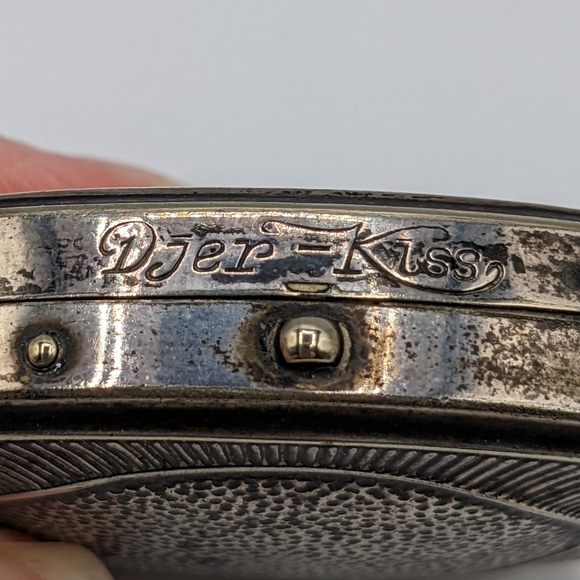 Antique Djer Kiss Kissing Fairies Compact - Picture 10 of 12